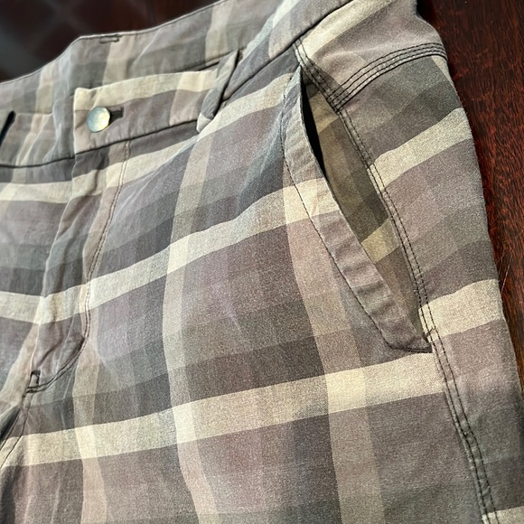 Lululemon plaid Classic Chino Size 32 - Picture 3 of 8